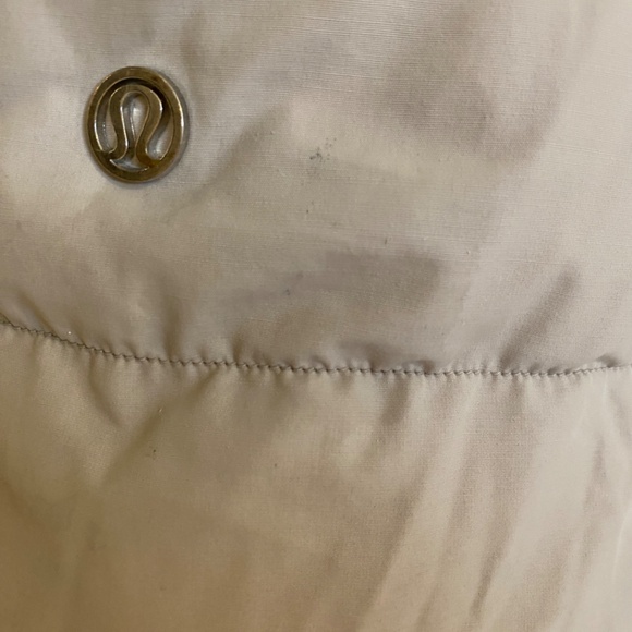 Lululemon Down Winter Coat – Women’s – Neutral Color – Lightweight & Warm - XS - Picture 11 of 11